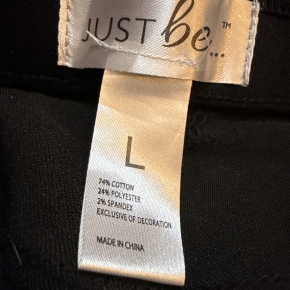 Just Be‎ Women's Black Cuffed Drawstring Shorts Size L - Picture 3 of 3